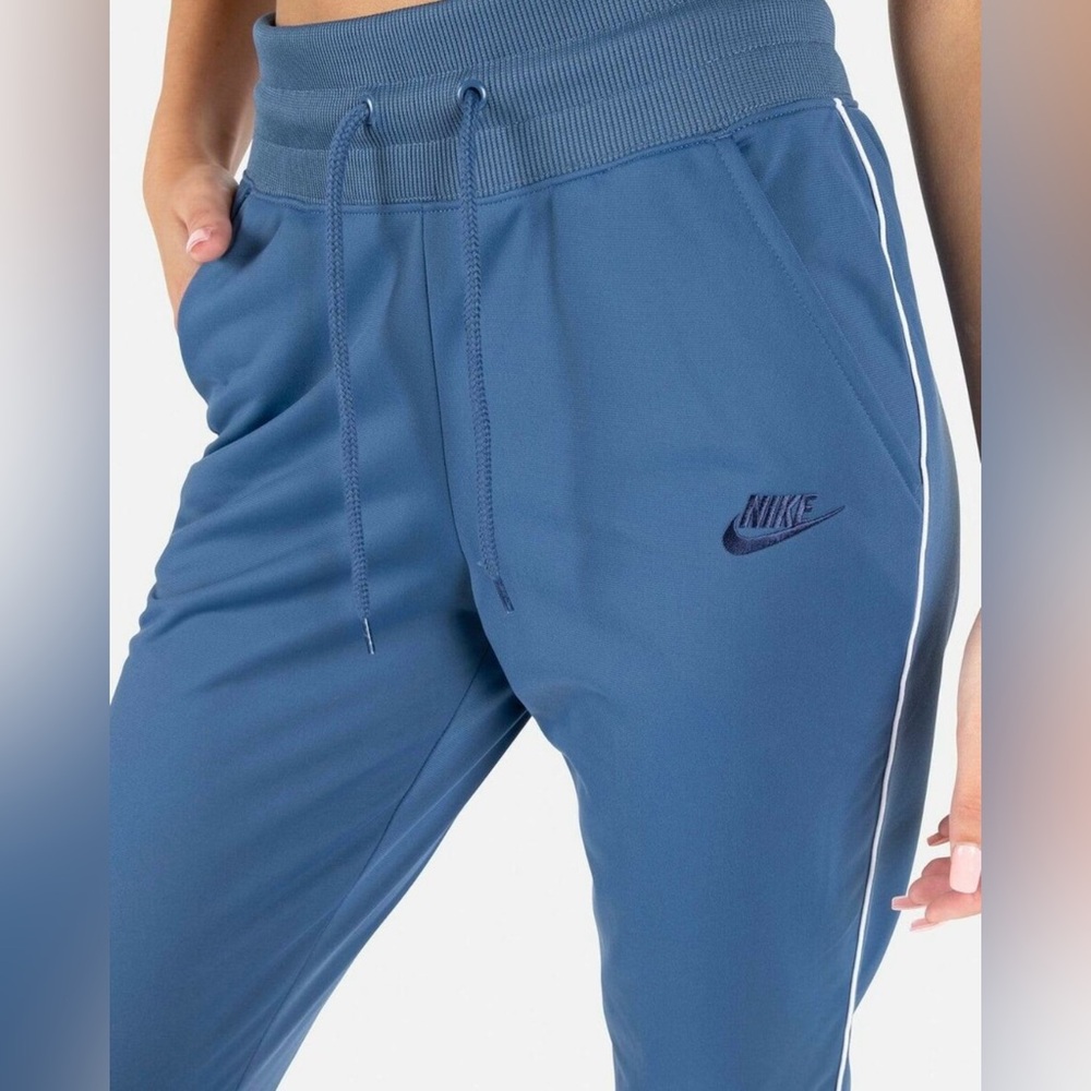 NWOT Nike Sportswear Heritage Track Pant Size XS Jogger Womens Blue White